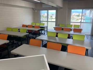 JAPANESQUE 7F会議室		の室内の写真