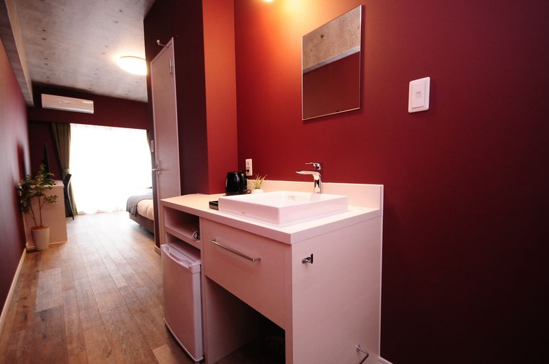 客室2（壁紙本棚）411号室 - JAPANESQUE