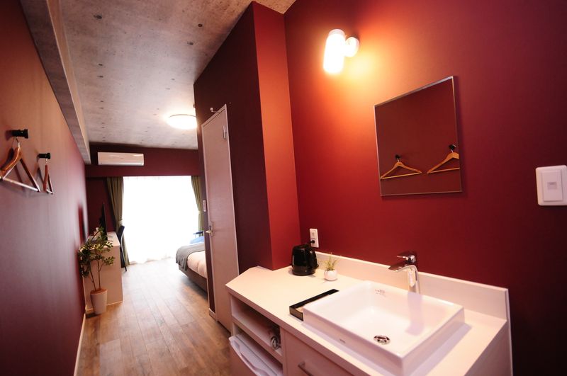 客室2（壁紙本棚）420号室 - JAPANESQUE