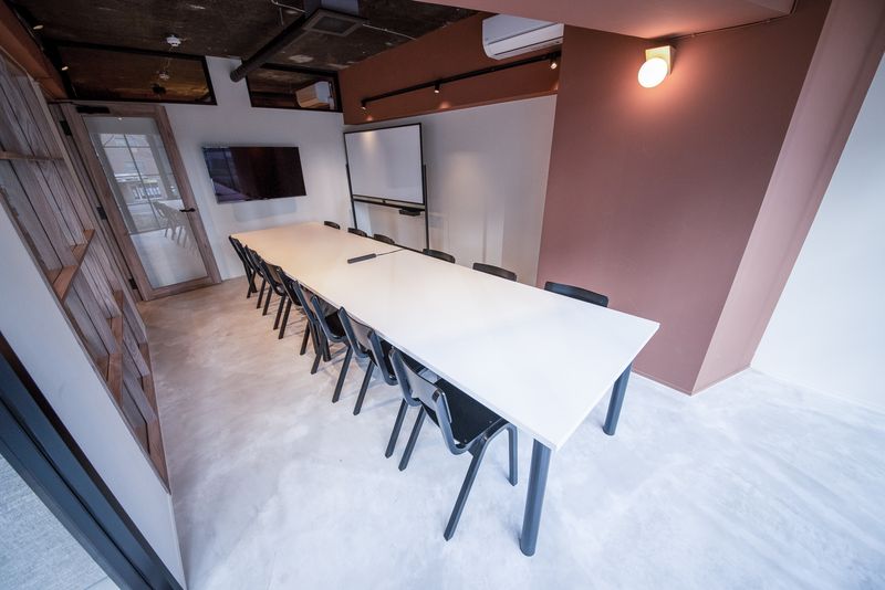 ミーティングスペース2(定員10名) - Blank