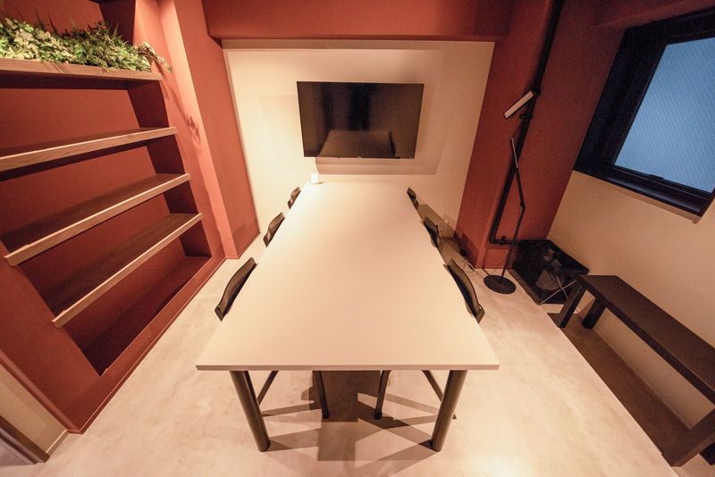 ミーティング スペース1（定員6名） - Blank