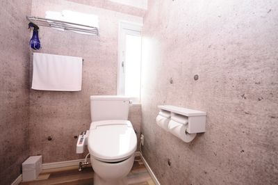 JAPANESQUE 客室1（壁紙木目調）323号室の設備の写真