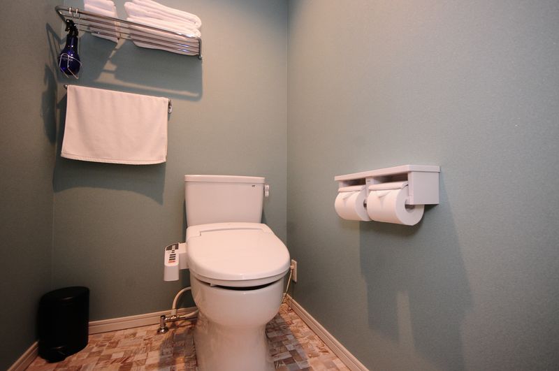 客室1(壁紙木目調)307号室 - JAPANESQUE