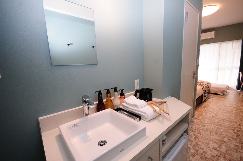 客室1(壁紙木目調)308号室 - JAPANESQUE