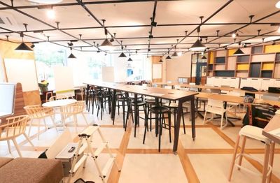 fabbit広島駅前 イベントスペースの室内の写真