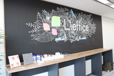 文房具・充電器等の備品あり - Lieffice SAKAI コワーキングスペース④の設備の写真