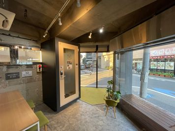 RemoteworkBOX SPIN＆WASH杉並区和泉店 No.2の室内の写真