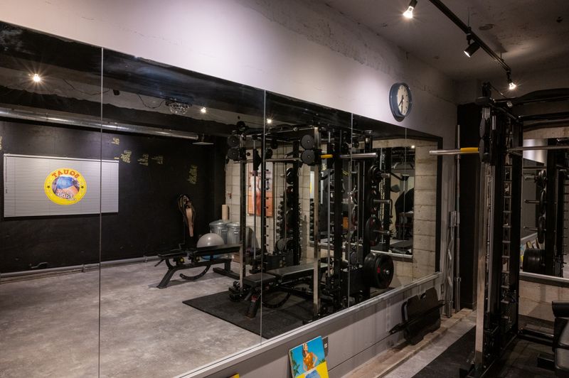 プライベートジム、ダンススタジオ、美容スタジオ、向ヶ丘遊園 - OSHIRI Factory おしり工場