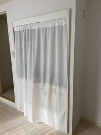 キッチンは使用不可。
流しは使用可。
薄いカーテンで目隠しをしております。 - レンタルスペース「HALAYA」 レンタルサロンの室内の写真