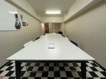レンタルスペース「KIZUNA SPACE」 貸し会議室の室内の写真