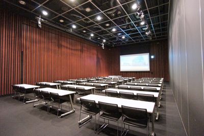 東京会議室 中野セントラルパークカンファレンス ホールA （B1階） [120㎡]の室内の写真