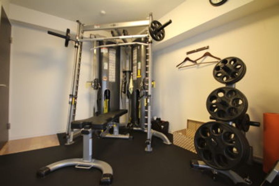 10/31まで ※渋谷区直接引渡しのみ パワーラック＆トレーニング