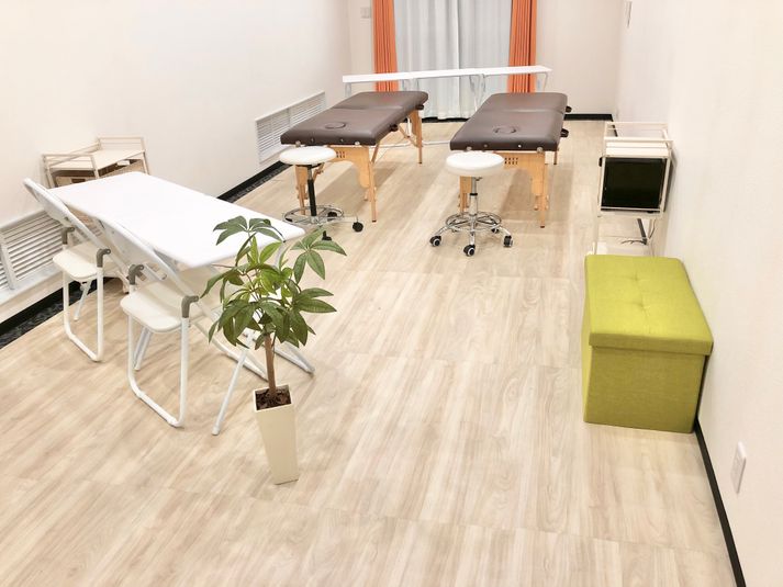 スタジオ室【施術ベッド5台まで可】 - LaQoo天神橋三丁目【シェアサロン＆レンタルスタジオ】