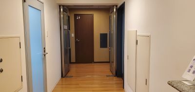 Workmedi新宿 Workmwdi会議室Cの入口の写真