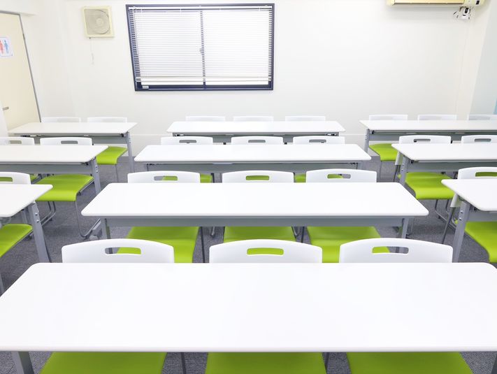 【神田駅徒歩2分】最大32名/光回線Wifi/会議室/セミナー - 《RIVERLD神田》