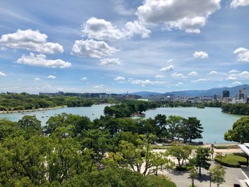 ベランダからの絶景 - 大濠公園の絶景ラウンジ ワンランク上の隠れ家☆少人数グループ限定の室内の写真