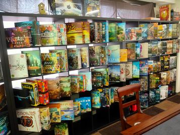約400種のボードゲームが遊び放題 - キッズも遊べるボードゲームスペース『ボドロッカ』 ボドロッカの室内の写真