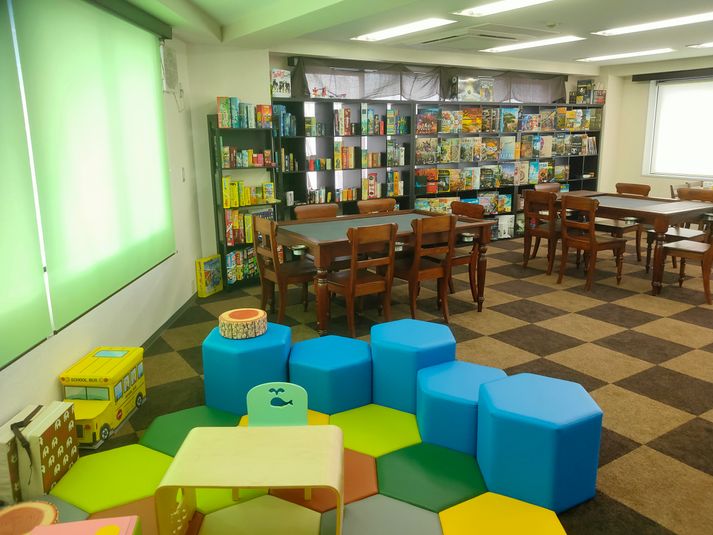 広々66平米の店内にキッズスペースもあり - キッズも遊べるボードゲームスペース『ボドロッカ』 ボドロッカの室内の写真