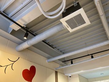24時間換気設備を完備しています - コワーキングスペース＆シェアオフィスLiveCoals 共用スペースの設備の写真