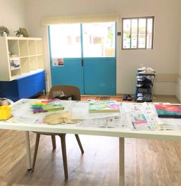 ワークショップご利用時 -  レンタルスペース【Blue season】  スタイリッシュ空間で会議・面接・撮影・テレワーク・ママ会・女子会の室内の写真