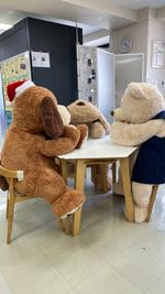 コワーキングスペース内にはスタッフのぬいぐるみたちがくつろいでいます - おおたfab(おおたふぁぶ） コワーク内貸会議室C　男女別トイレ　フリーHotドリンクのその他の写真