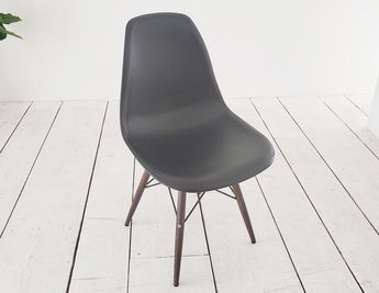 新たな椅子も仲間入り - C8 STUDIO／オクタボスタジオ 梅田 撮影スタジオ＆レンタルスペースの室内の写真