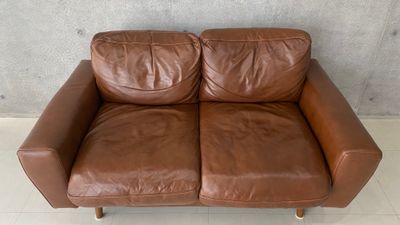 革張りのソファー×１ - IWA-P スタジオ神南 撮影スタジオ、レンタルスタジオの室内の写真