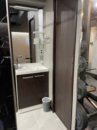 洗面台、トイレ - PRIVATE GYM CENTURION レンタルジムの室内の写真