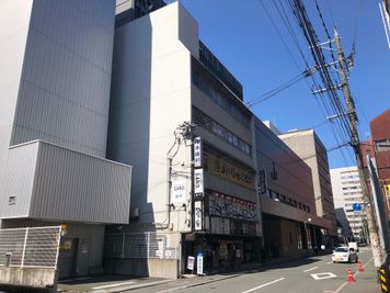 ビル外観 - みんなの貸会議室　博多駅前店 博多駅前304会議室【定員53名】の外観の写真