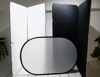 カポック、大型レフ板も用意 - C8 STUDIO／オクタボスタジオ 梅田 撮影スタジオ＆レンタルスペースの室内の写真