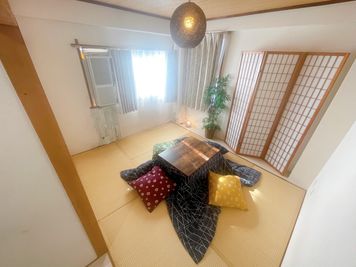 【閉鎖】JK Room 新大久保店 新大久保駅から真っ直ぐ！広々スペースオープン🎉の室内の写真