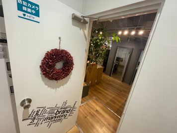 室内入口写真 - CO-WORKINGSPACE EXPRESSION 個室ワークブース　5の入口の写真