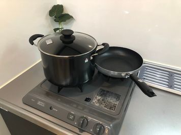 フライパンや深鍋 - 【キャピタル池袋】キッチン充実の料理が出来るレンタルスペース🍀 レンタルスペース【キャピタル池袋】3F🍀の室内の写真