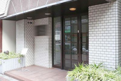 マンション入口 - 🌻飯田橋駅3分･水道橋8分のレンタルスペース･貸会議室 レンタルスペース 飯田橋南の外観の写真