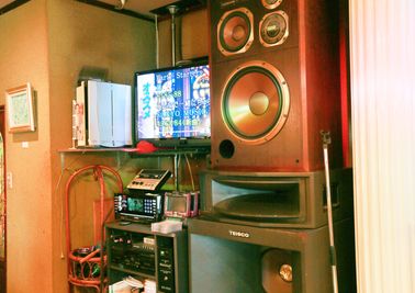 大型スピーカー、マイクは有線、無線有り。
カラオケも録音できます - 多用途、大人数スペース　静岡市 静岡市清水区　大人数スペース　大型スピーカー　カラオケ完備の設備の写真