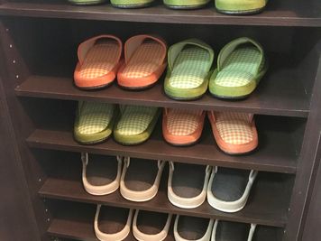 スリッパをご用意 - 貸会議室アクア大宮東口  203号室の設備の写真