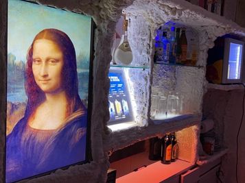 六角河原町業務スーパー徒歩20秒の2階です。モナリザがあなたをお出迎え - 六角河原町ビル201cafe&barAqua 閉店の室内の写真