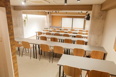 田町駅徒歩7分のレンタルスペース！オンライン会議やイベントも◎ 田町｜シバスペ｜SHIBAURA space（38名着席可）の室内の写真