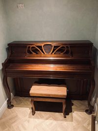 安定のKAWAIアップライトピアノを常設。
都内の某有名音楽ホール運営会社設計のお部屋です。 - OKピアノ練習室 個人練習用アップライトピアノの室内の写真