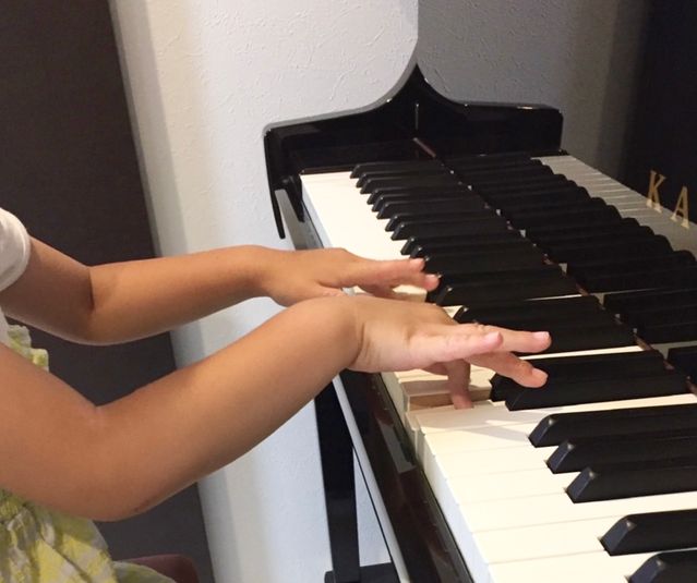 グランドピアノYAMAHA-C3サイズの練習室 - ピアノレンタルルーム【ムジカ】