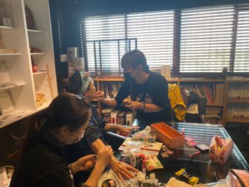 利用実績例A④
通称黒い部屋(別室)はメイク室として利用して頂きました。 - HAPPY BEANS CAFE レンタルスペース カフェスペース (キッズスペース完備)のその他の写真