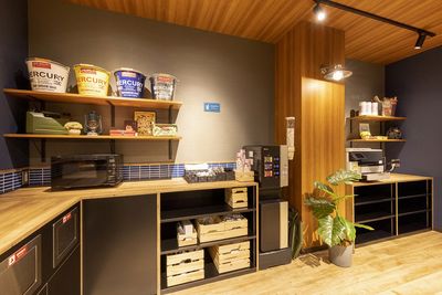 BIZcomfort橋本 会議室（6名用）の設備の写真