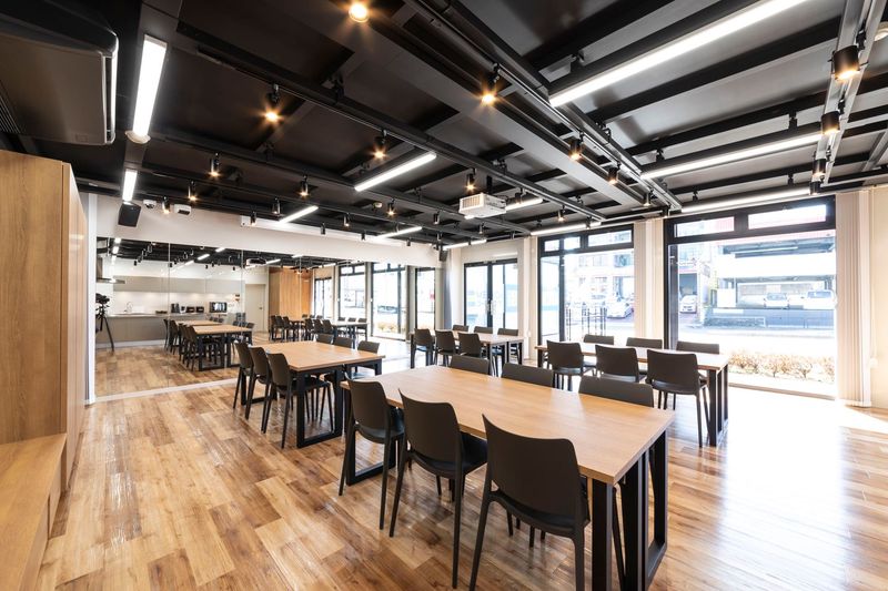 Community1 - U-SPACE茶屋ヶ坂駅前店