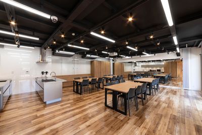 U-SPACE茶屋ヶ坂駅前店