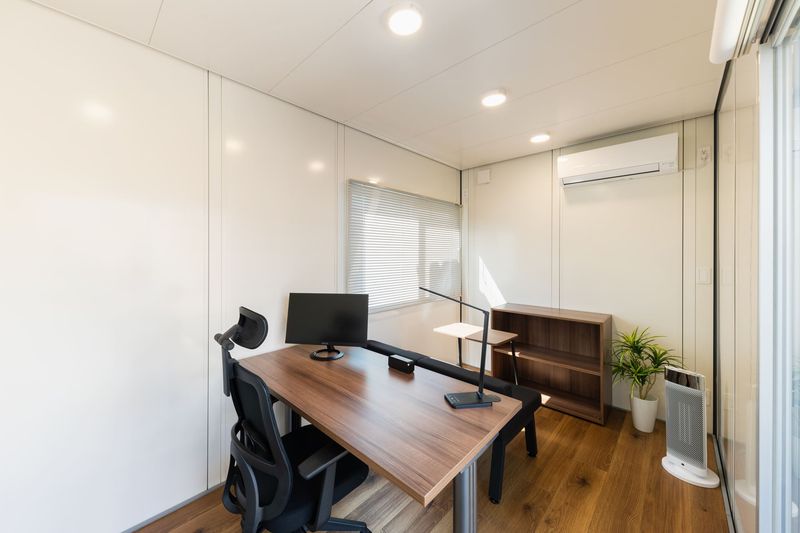 Work2 - U-SPACE垂水海岸通店