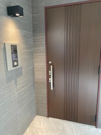 エントランス - プレジア笹塚 キッチン・バストイレ付個室レンタルスペースの入口の写真