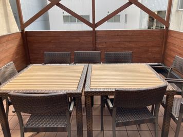 BTS 屋外テラスでBBQパーティースペースの室内の写真