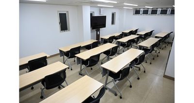 NATULUCK八王子東町新館 2階 会議室の室内の写真