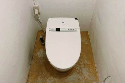 トイレ完備 - and gallery レンタルスペース1Fの室内の写真