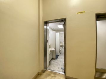 【男性トイレ】 - 【閉店】テレワークブース代々木駅北口 ブース15／1名様用個室のその他の写真
